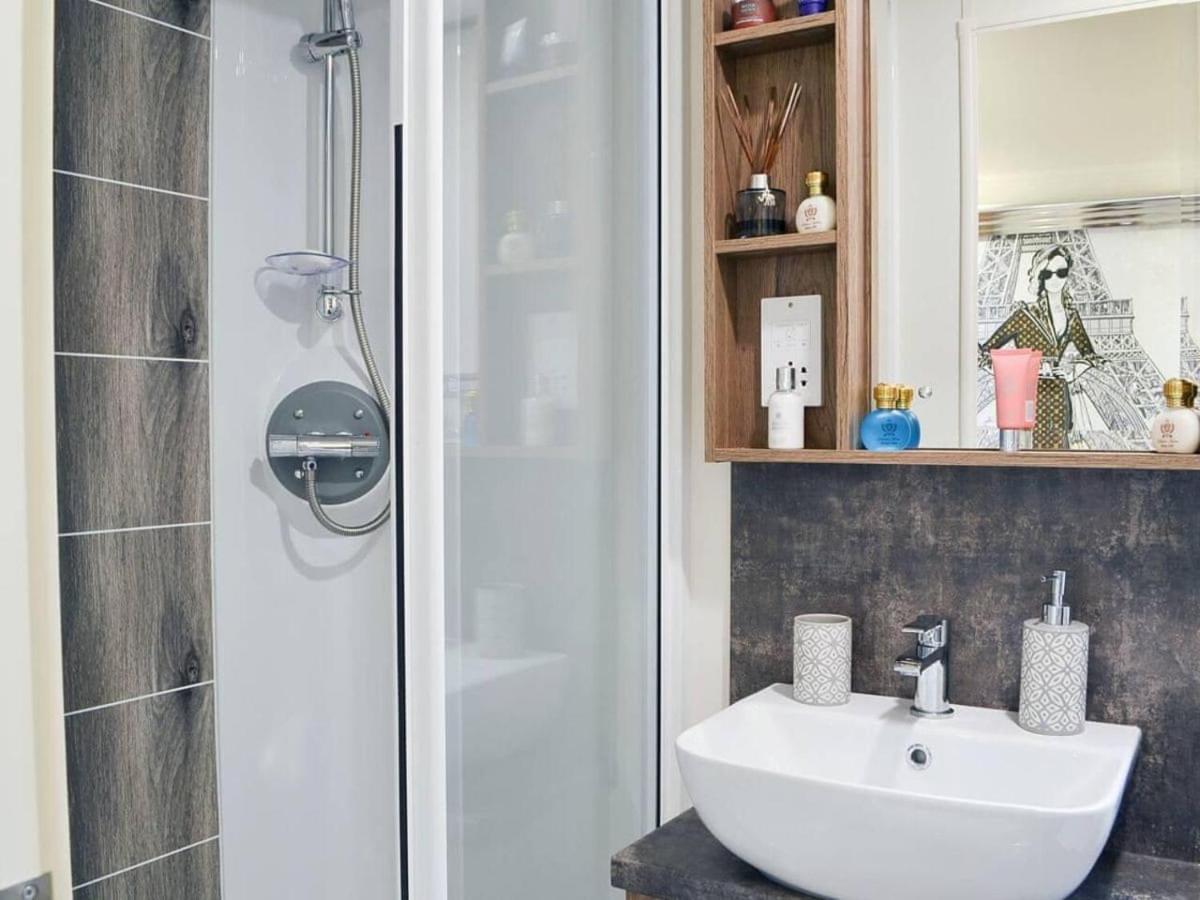 Luxury Boutique Style Lodge With Hot Tub Bridlington Εξωτερικό φωτογραφία